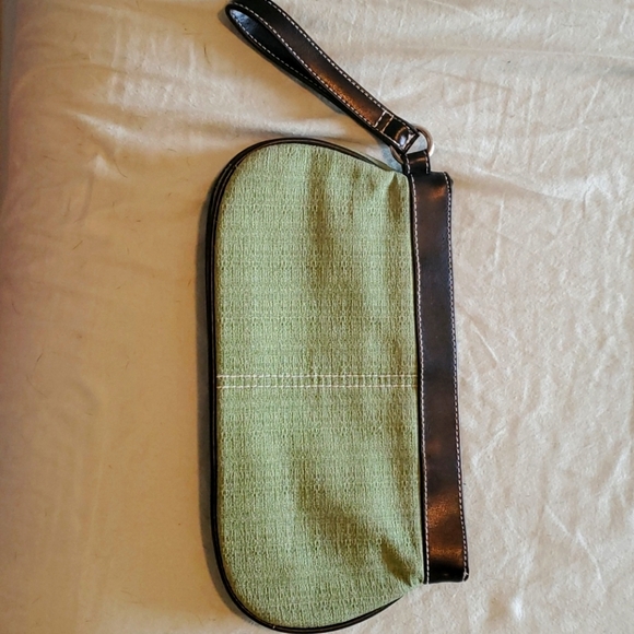 Victoria secret Green clutch - Picture 1 of 2
